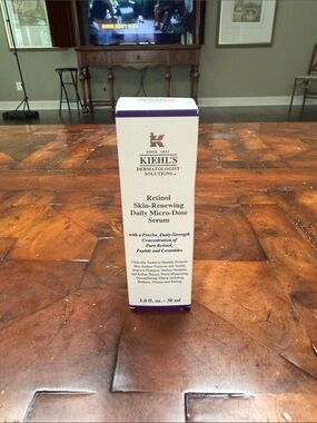 Kiehl's White and Purple Retinol Skin-Renewing Daily Micro-Dose Serum
